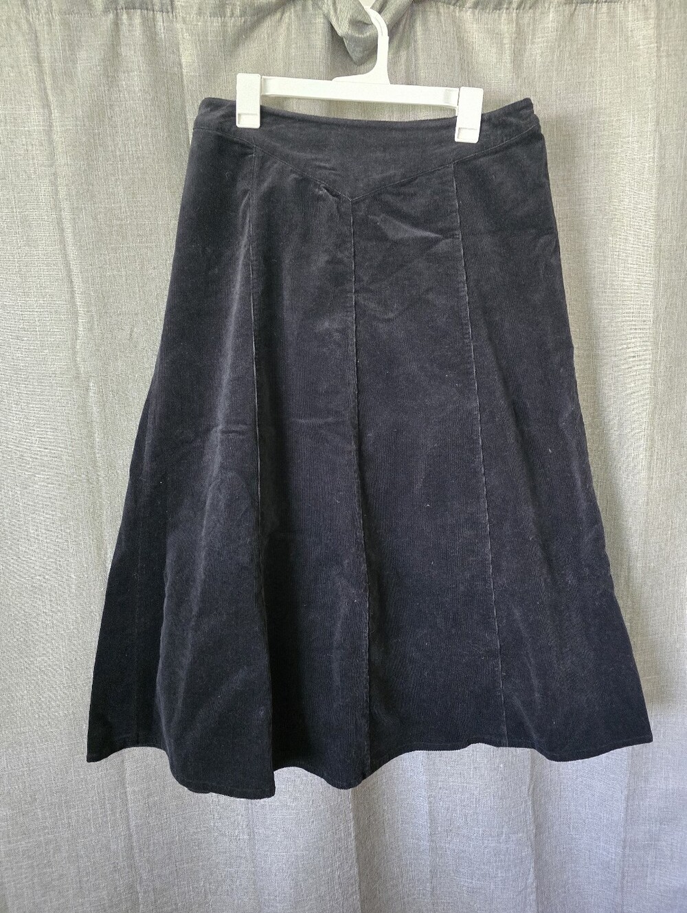 Vtg Chadwicks Black Corduroy Midi Skirt V Shaped Yoke Sz 12 Western A Line